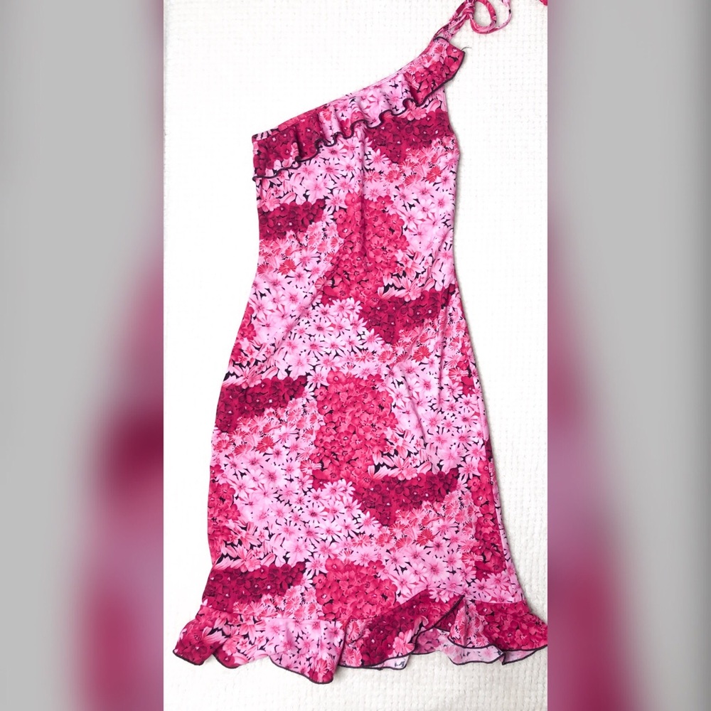 One shoulder dress
